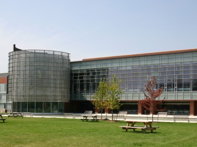 University of Ontario Institute of Technology в Онтарио - Курсы английского